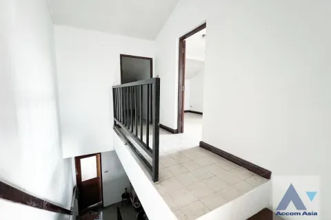 Gewerbeimmobilie in Phra Khanong, Bangkok, Thailand 576 m2 № 216756 - Foto 9