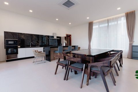 Villa in Surat Thani, Thailand 3 bedrooms № 176797 - photo 9