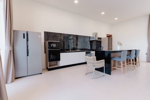 Villa in Surat Thani, Thailand 3 bedrooms № 176797 - photo 8