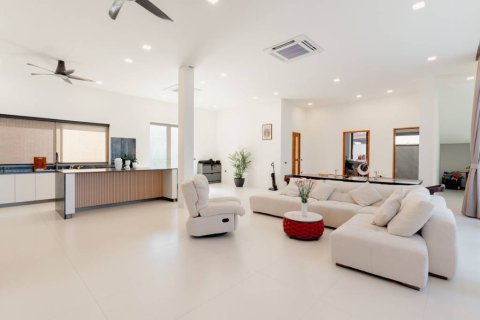 Villa in Surat Thani, Thailand 4 bedrooms № 176795 - photo 3