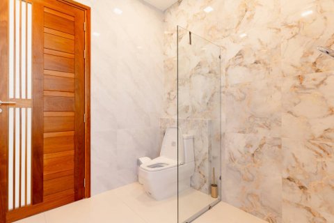 Villa in Surat Thani, Thailand 4 bedrooms № 176795 - photo 9