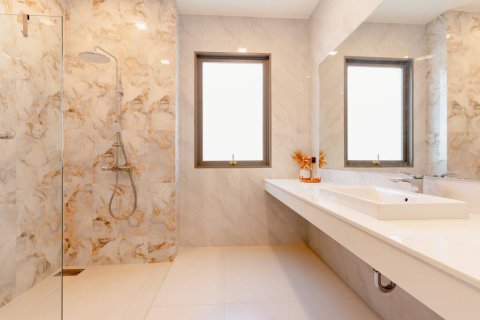 Villa in Surat Thani, Thailand 4 bedrooms № 176795 - photo 8