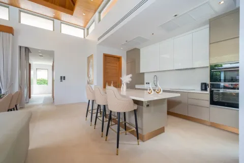 Villa in Phuket, Thailand 4 bedrooms № 161561 - photo 19