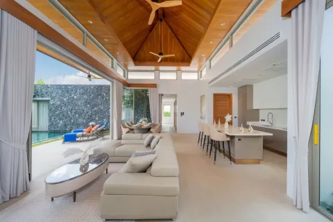 Villa in Phuket, Thailand 4 bedrooms № 161561 - photo 11