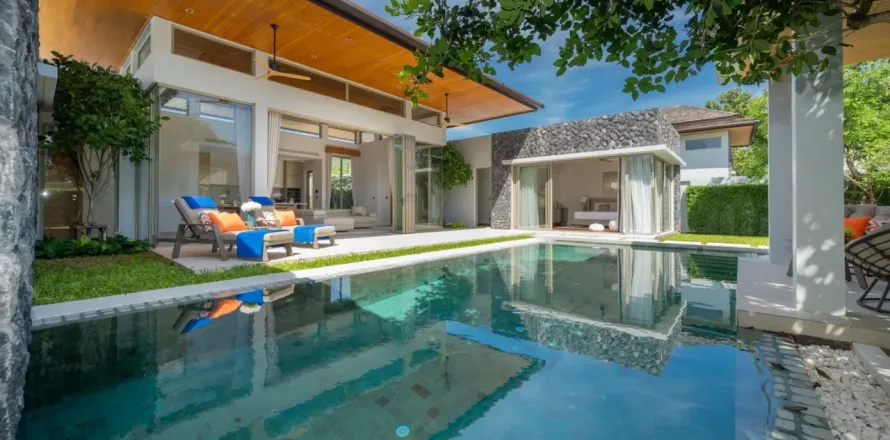 Villa in Phuket, Thailand 4 bedrooms № 161561
