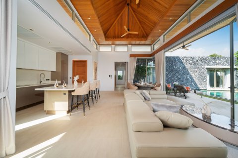 Villa in Phuket, Thailand 4 bedrooms № 161559 - photo 18