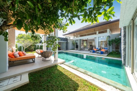 Villa in Phuket, Thailand 4 bedrooms № 161559