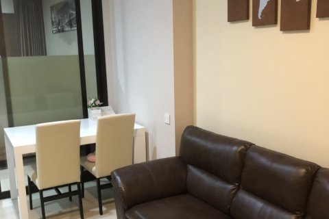 Studio in the Condo in Huai Khwang, Bangkok, Thailand  № 161564 - photo 2