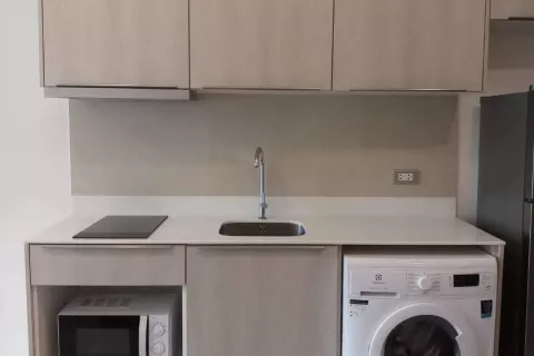 Студия в кондо в Клонг Тоэй, Бангкок, Таиланд № 139862 - фото 2