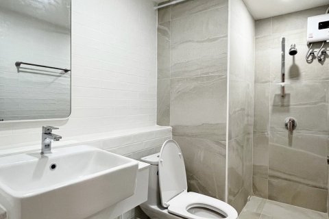 Кондоминиум с 2 спальнями в Клонг Тоэй, Бангкок, Таиланд № 149195 - фото 8