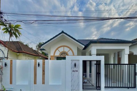 House in Phuket, Thailand 3 bedrooms № 156459 - photo 12