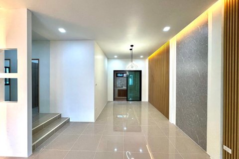 House in Phuket, Thailand 3 bedrooms № 156459 - photo 5