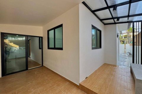 House in Phuket, Thailand 3 bedrooms № 156459 - photo 9