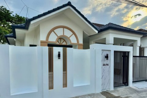 House in Phuket, Thailand 3 bedrooms № 156459 - photo 17