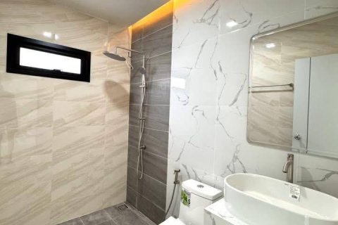 House in Phuket, Thailand 3 bedrooms № 156459 - photo 8