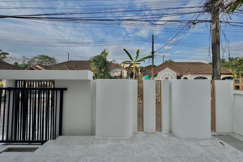 House in Phuket, Thailand 3 bedrooms № 156459 - photo 6
