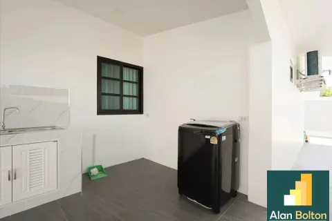 Casa de 4 dormitorios en Pattaya, Tailandia № 210693 - foto 12