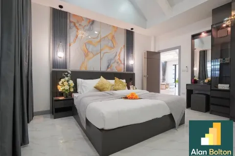 Casa de 4 dormitorios en Pattaya, Tailandia № 210693 - foto 9