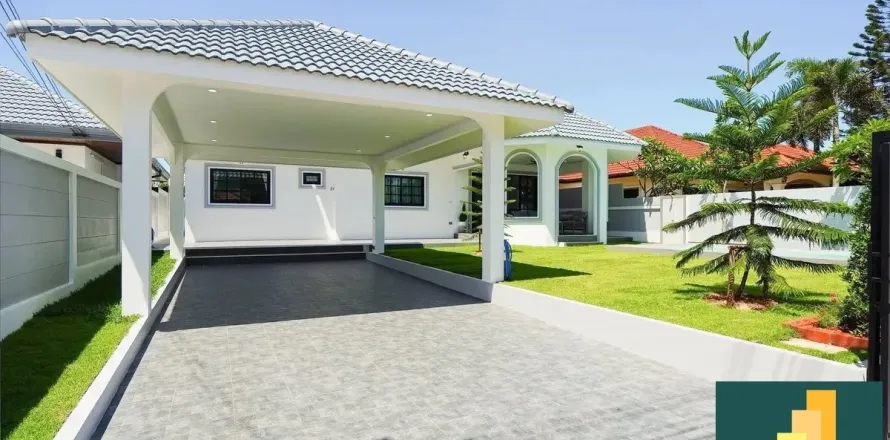 Casa de 4 dormitorios en Pattaya, Tailandia № 210693