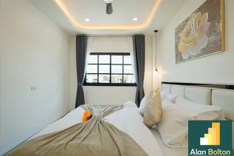 Casa de 4 dormitorios en Pattaya, Tailandia № 210693 - foto 10