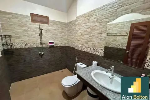 Casa de 5 dormitorios en Jomtien Beach, Pattaya, Tailandia № 210694 - foto 5