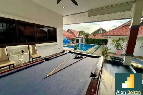 Casa de 5 dormitorios en Jomtien Beach, Pattaya, Tailandia № 210694 - foto 7