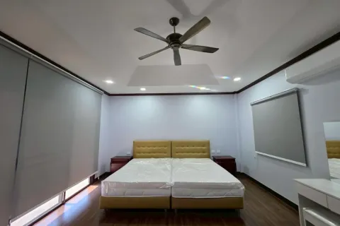 Casa de 4 dormitorios en Pattaya, Tailandia № 210698 - foto 30