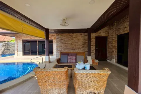 Casa de 4 dormitorios en Pattaya, Tailandia № 210698 - foto 24