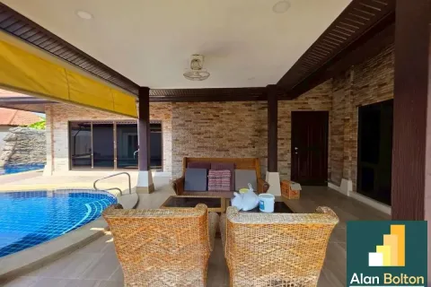 Casa de 4 dormitorios en Pattaya, Tailandia № 210698 - foto 19