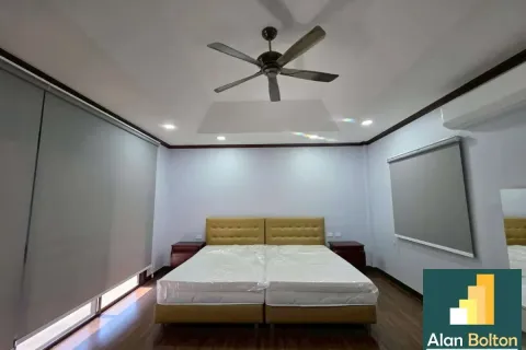 Casa de 4 dormitorios en Pattaya, Tailandia № 210698 - foto 13