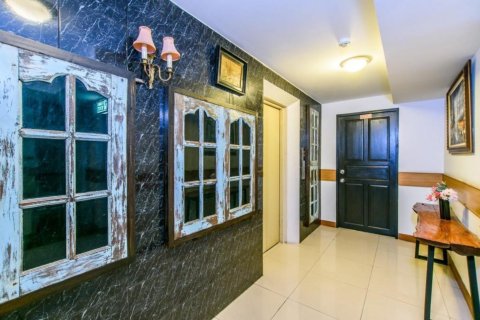 Commercial property in Bangkok, Thailand № 180938 - photo 14