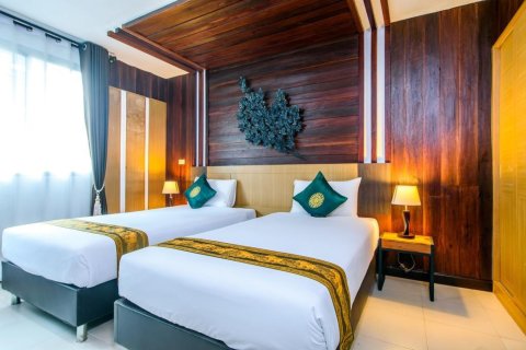 Commercial property in Bangkok, Thailand № 180938 - photo 15