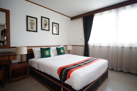 Commercial property in Bangkok, Thailand № 180938 - photo 10