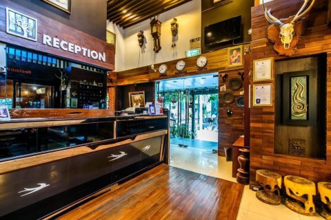 Commercial property in Bangkok, Thailand № 180938 - photo 6