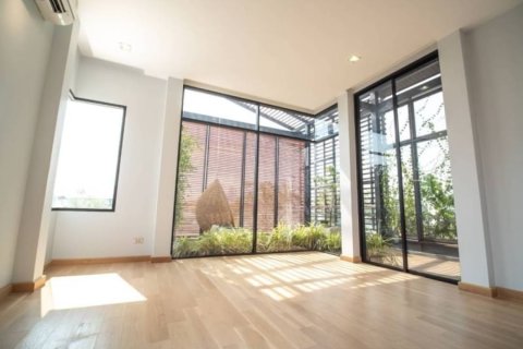 House in Bangkok, Thailand 4 bedrooms № 180935 - photo 6