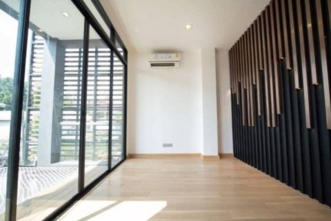 House in Bangkok, Thailand 4 bedrooms № 180935 - photo 11