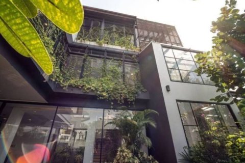 House in Bangkok, Thailand 4 bedrooms № 180935 - photo 4