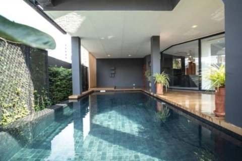 House in Bangkok, Thailand 4 bedrooms № 180935 - photo 10