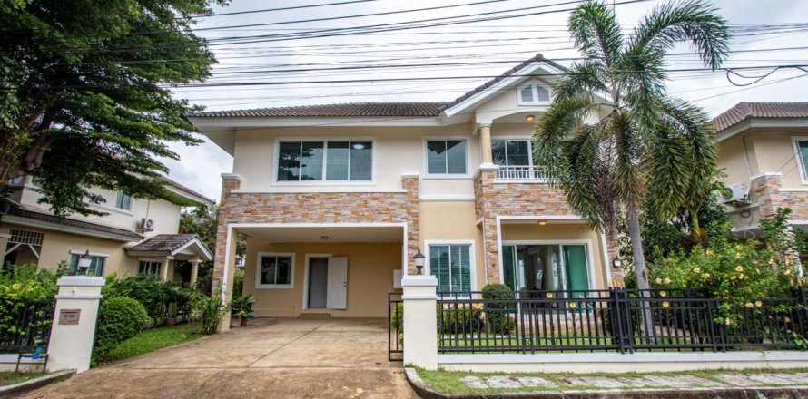 House in Chiang Mai, Thailand 4 bedrooms № 160041