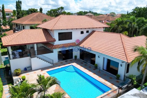 Maison à Pattaya, Thaïlande 5 chambres № 196475