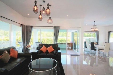 Вилла в Хуа Хине, Таиланд с 4 спальнями  № 142376 - фото 10