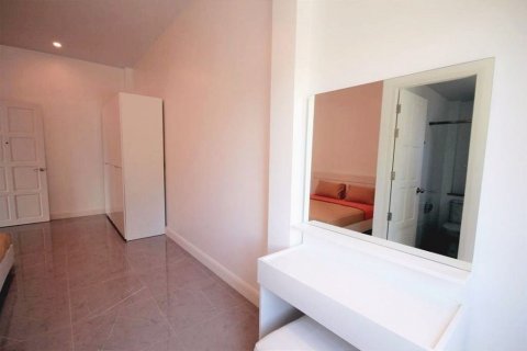 Вилла в Хуа Хине, Таиланд с 4 спальнями  № 142376 - фото 22