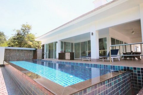 Вилла в Хуа Хине, Таиланд с 4 спальнями  № 142376 - фото 2