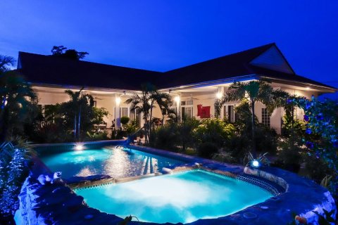 Villa in Pattaya, Thailand 5 bedrooms № 169324 - photo 10