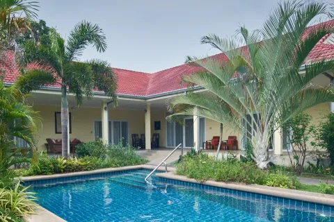 Villa in Pattaya, Thailand 5 bedrooms № 169324 - photo 15