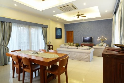 Villa in Pattaya, Thailand 5 bedrooms № 169324 - photo 20