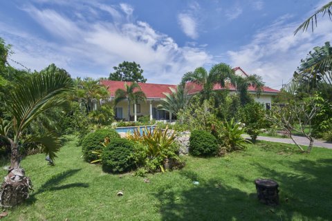 Villa in Pattaya, Thailand 5 bedrooms № 169324 - photo 12
