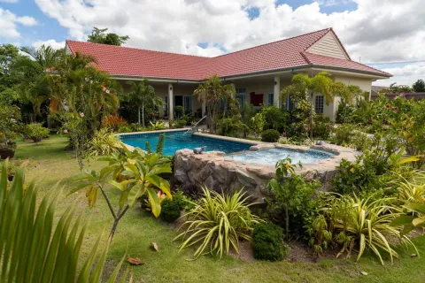 Villa in Pattaya, Thailand 5 bedrooms № 169324 - photo 6