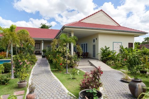 Villa in Pattaya, Thailand 5 bedrooms № 169324 - photo 7