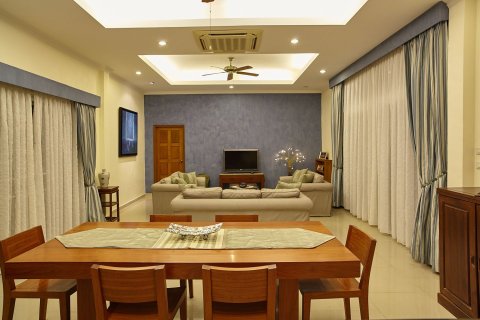 Villa in Pattaya, Thailand 5 bedrooms № 169324 - photo 18